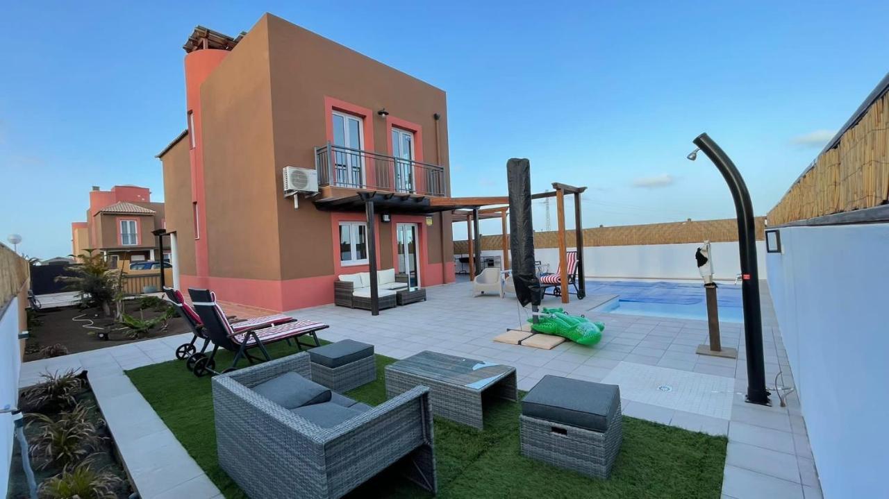 Villa Marie Agradable Y Tranquila Maison Con Piscina Corralejo Exteriér fotografie